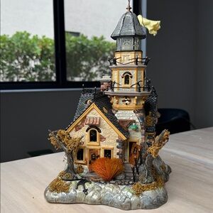 Retired Collectible Halloween decor department 56 Shipwreck Lighthouse w/FREE 🪾